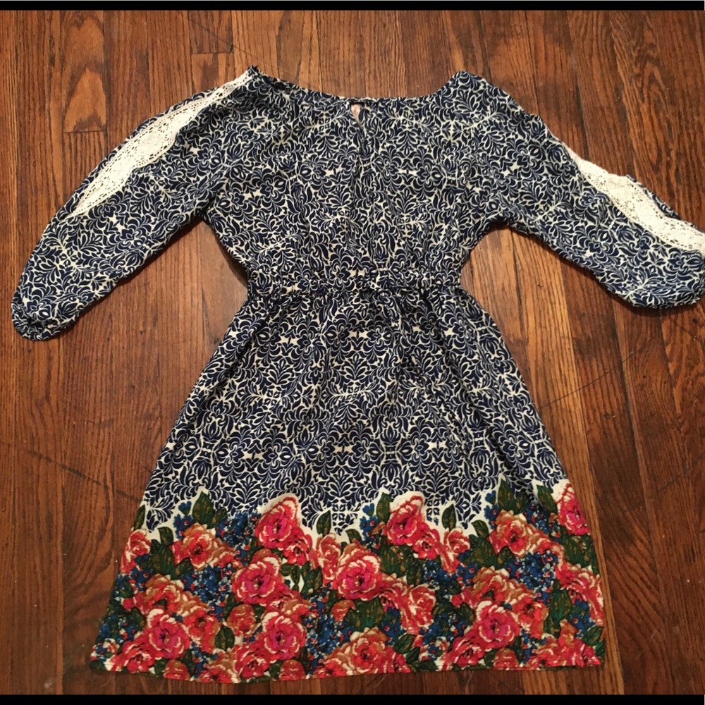 Red Camel , knee length , floral ,summer dress. XS